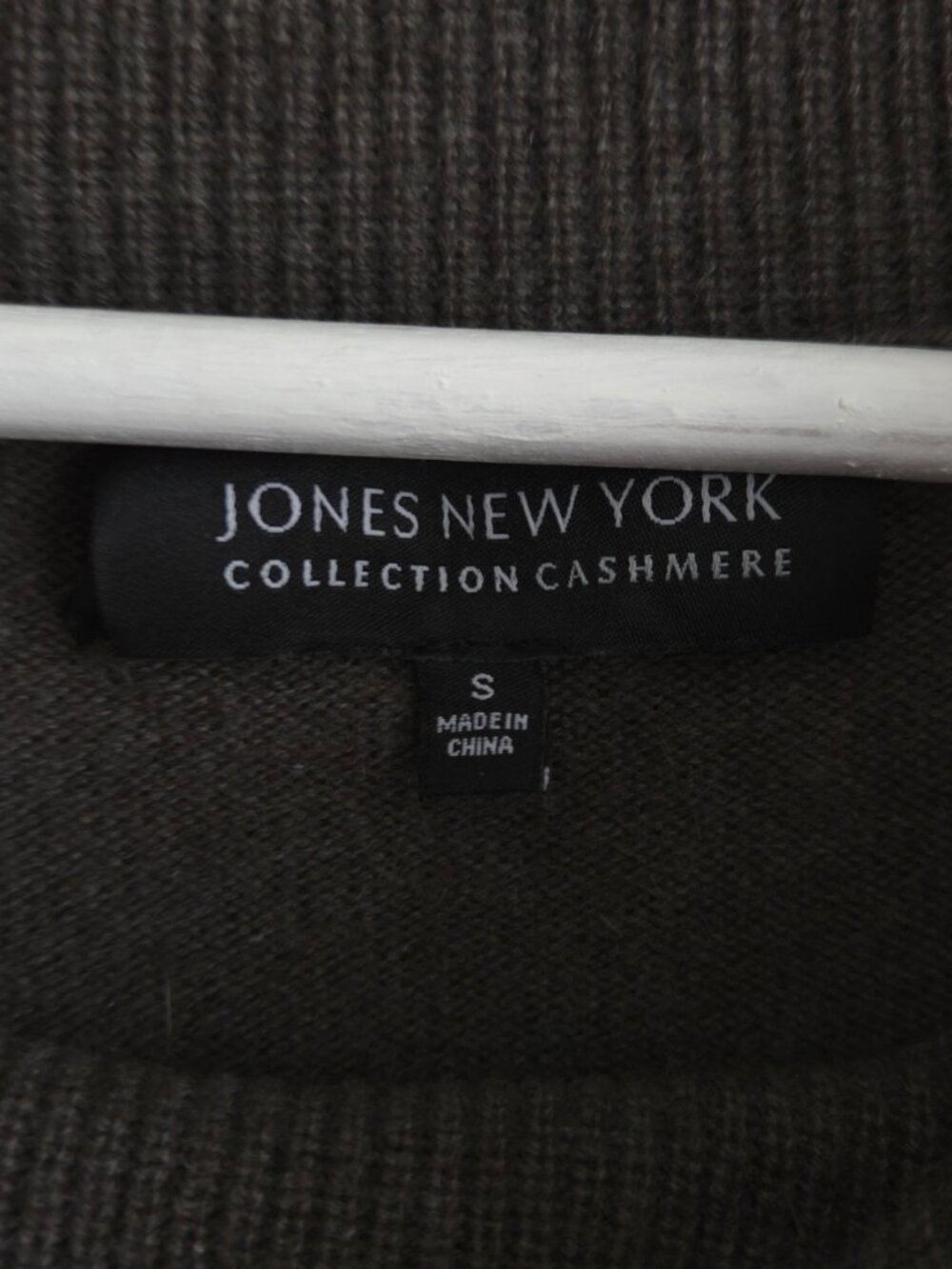 Jones New York Cashmere Sweater - Picture 4 of 7